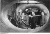 Bundesarchiv Bild 183-L21649, Ernst Heinkel mit Modell He 111 im Windkanal